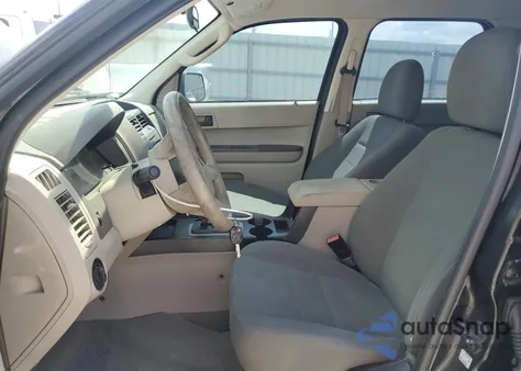 2009 Ford Escape Xls z USA, uszkodzony, nr VIN 1FMCU02709KD00730